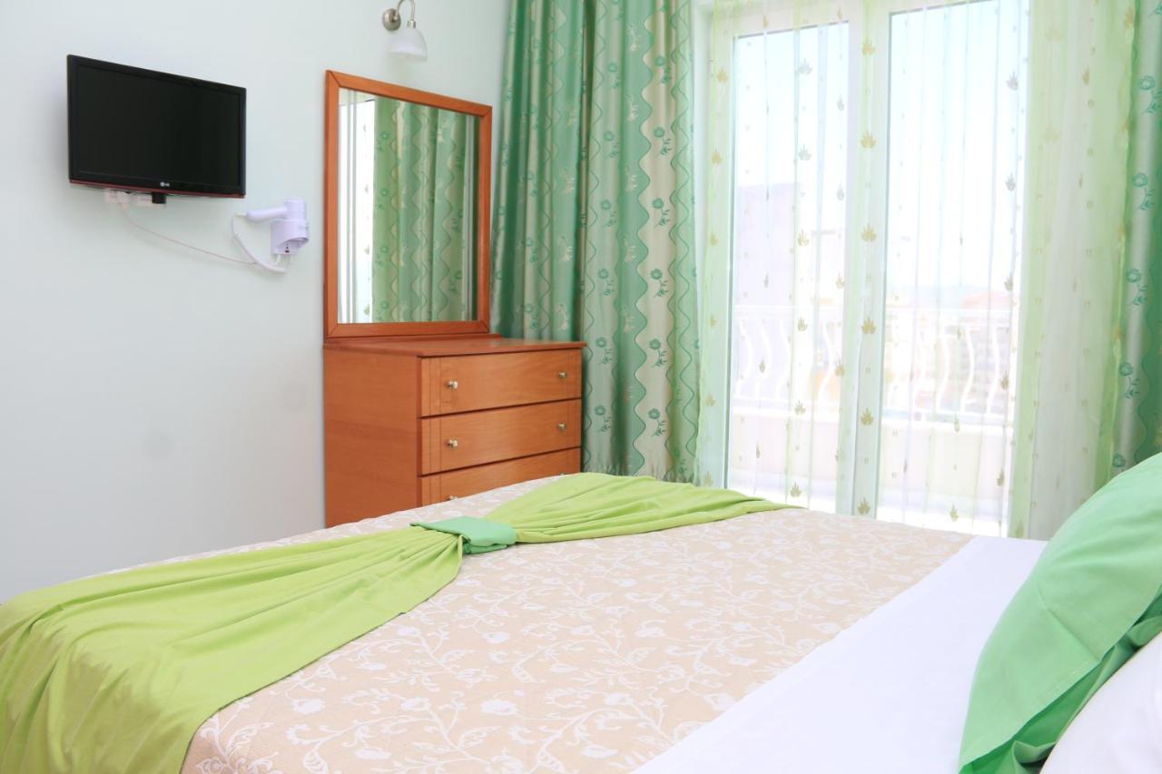 Isabela Apartments ซารานเดอ ภายนอก รูปภาพ
