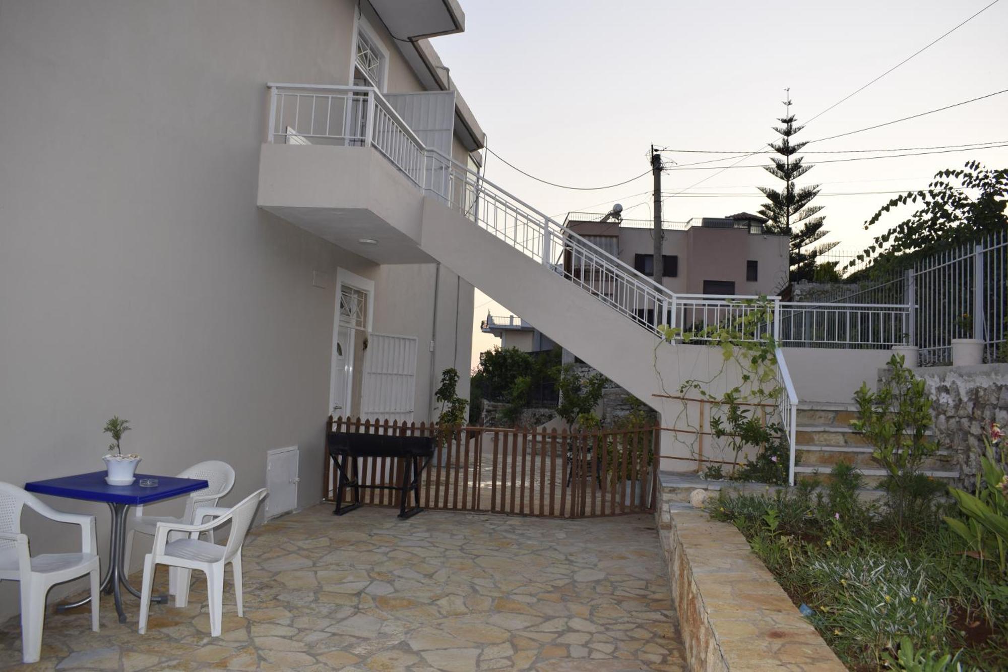 Isabela Apartments ซารานเดอ ภายนอก รูปภาพ